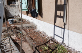 Création d'un sous-bassement. en crépie